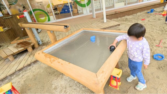 モーヴィ若松　砂場　水遊び